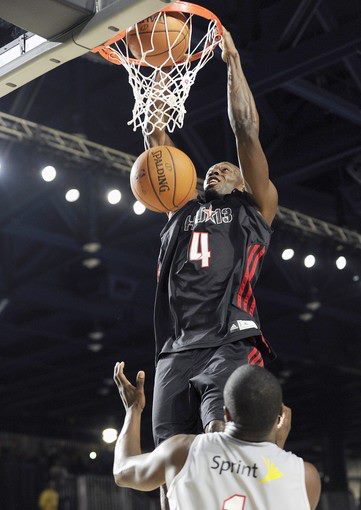 Watch Usain dunk at the NBA Celebrity All-Star game