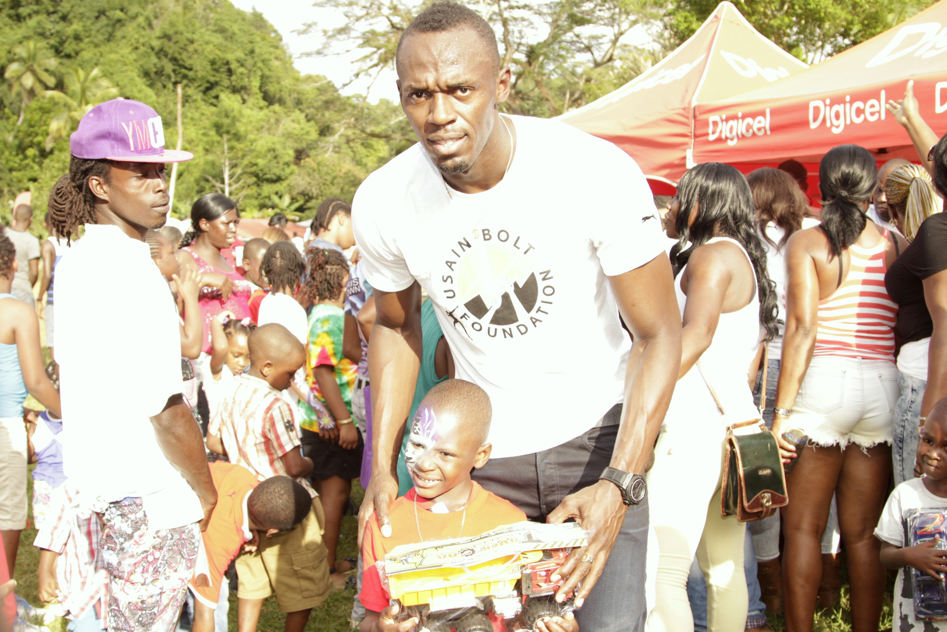 The Usain Bolt Foundation hosts Christmas Treat in Sherwood Content